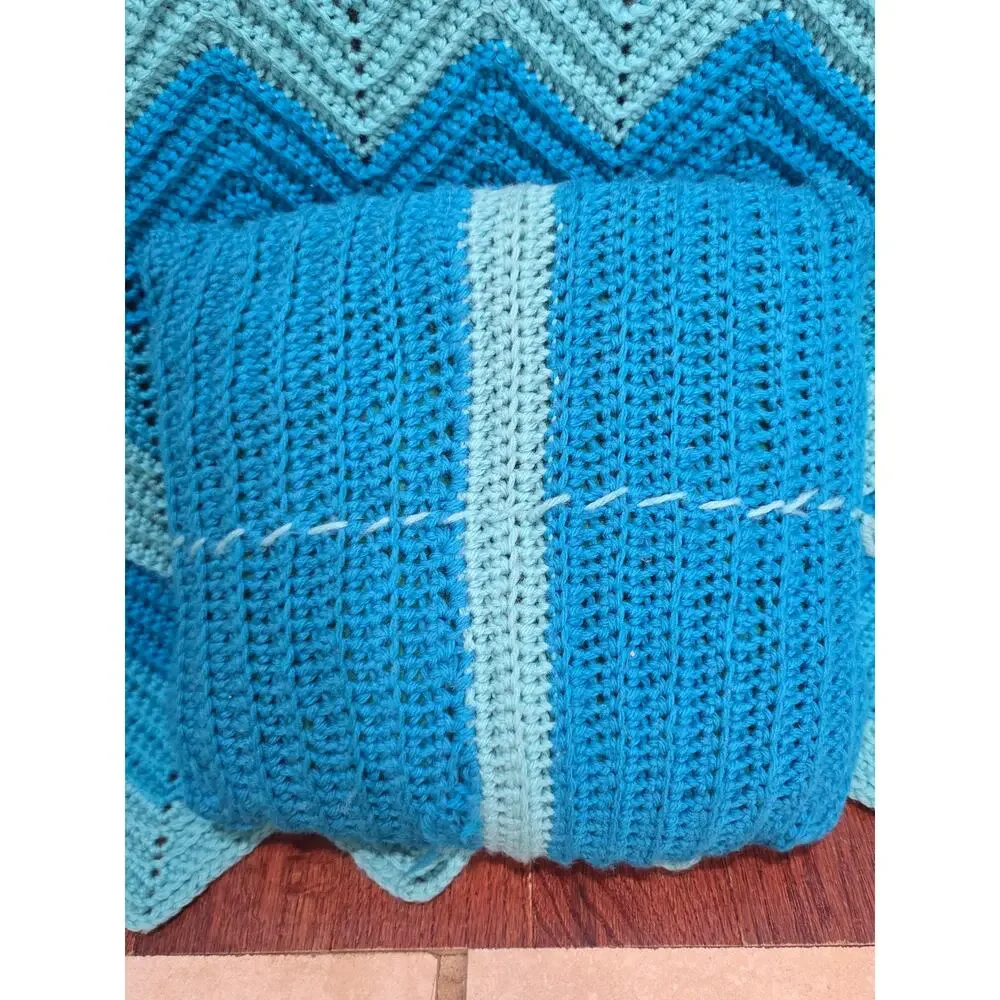Vintage Hand Made Blue/Teal Chevron Crochet Blanket Zig Zag Ripple 76